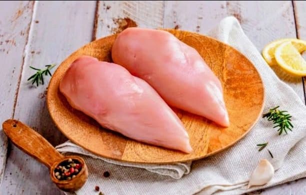 Fresh Chicken Breast Fillet (500 gm)